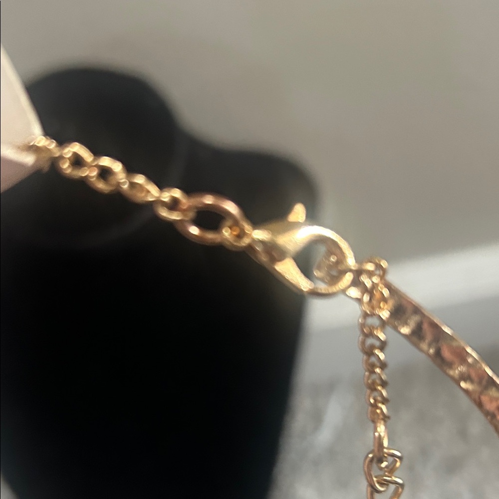 Kirkland Signature Elegant Gold Necklace with matching earrings - Picture 8 of 10
